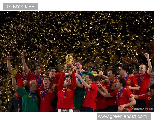 足球巨星强势回归重返赛场再展巅峰实力球迷热情沸腾期待无限